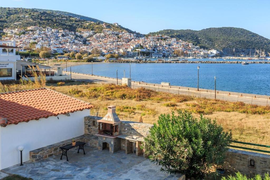 Nikolaos Studios Apartments Città di Skopelos Esterno foto