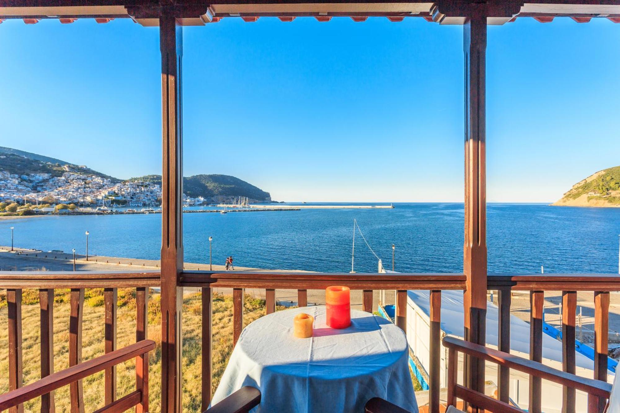 Nikolaos Studios Apartments Città di Skopelos Esterno foto