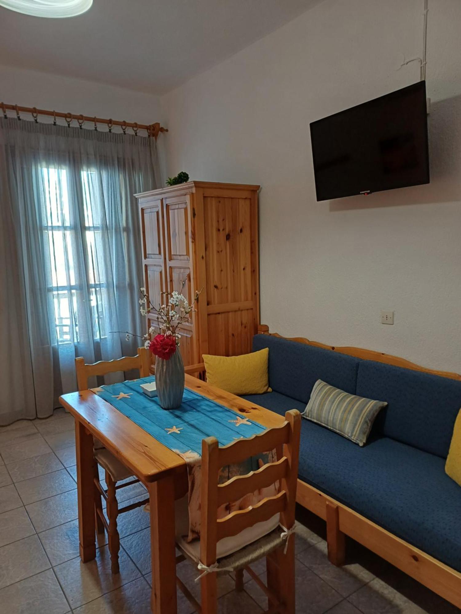 Nikolaos Studios Apartments Città di Skopelos Esterno foto