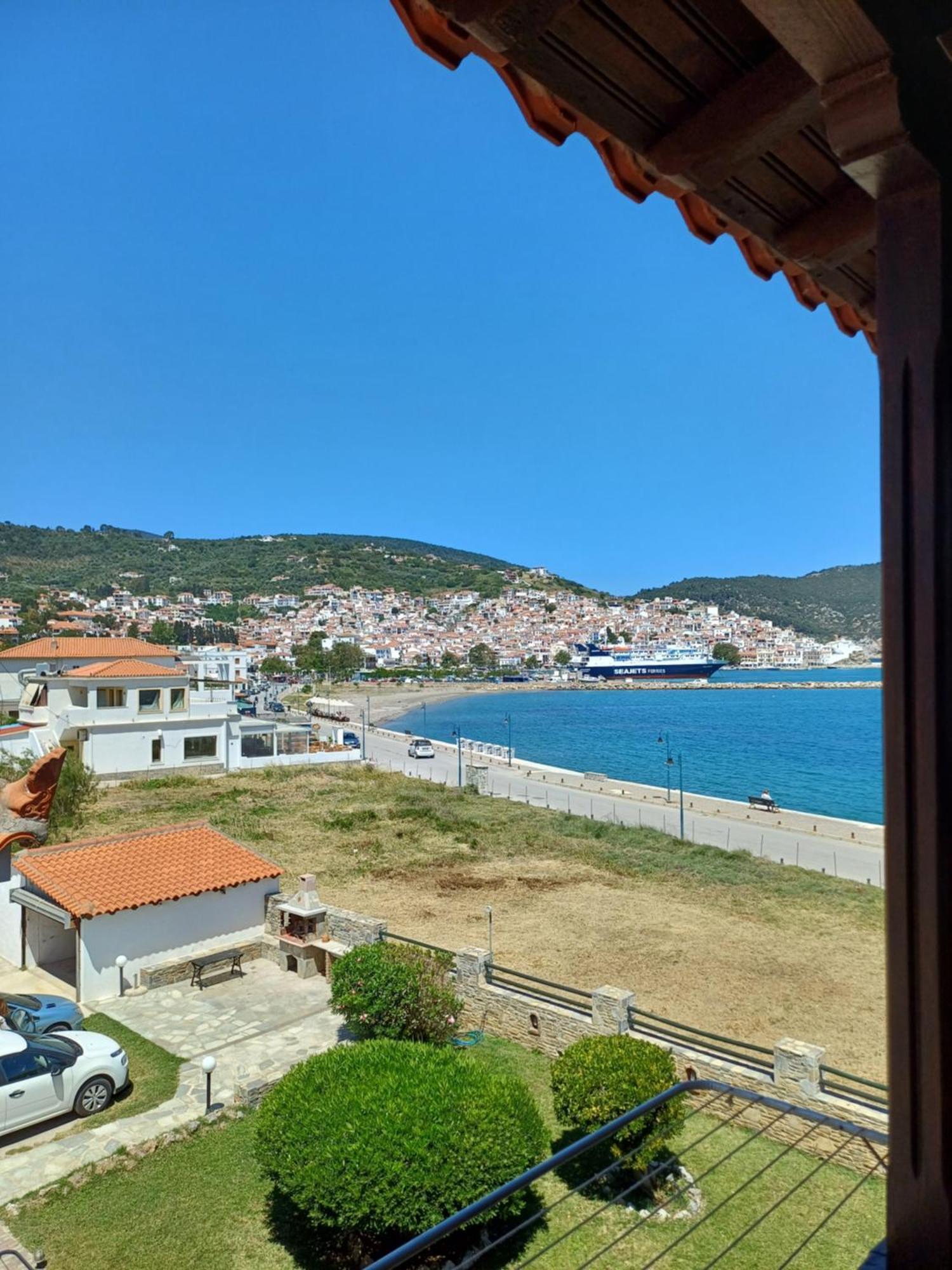 Nikolaos Studios Apartments Città di Skopelos Esterno foto