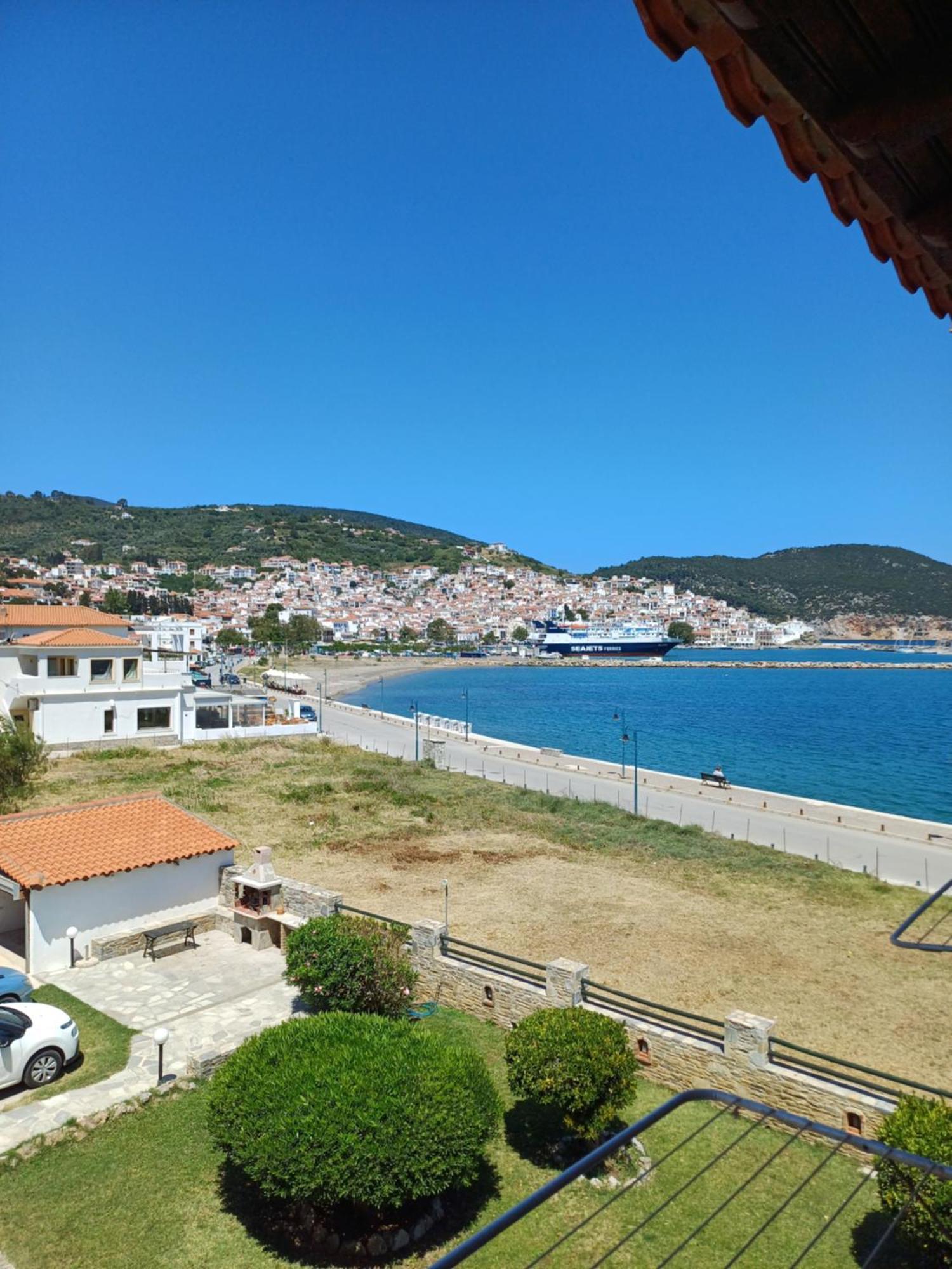 Nikolaos Studios Apartments Città di Skopelos Esterno foto