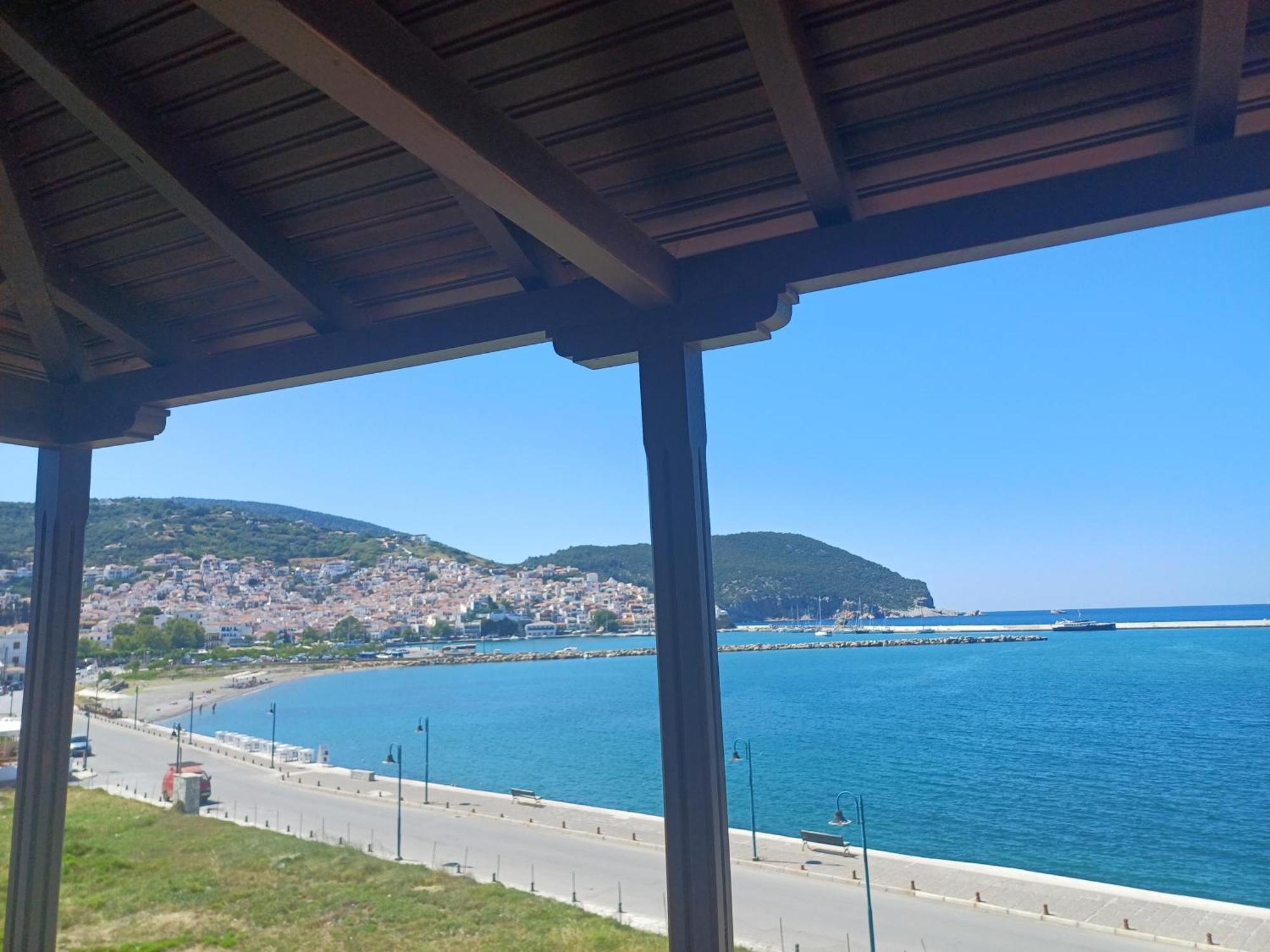 Nikolaos Studios Apartments Città di Skopelos Esterno foto