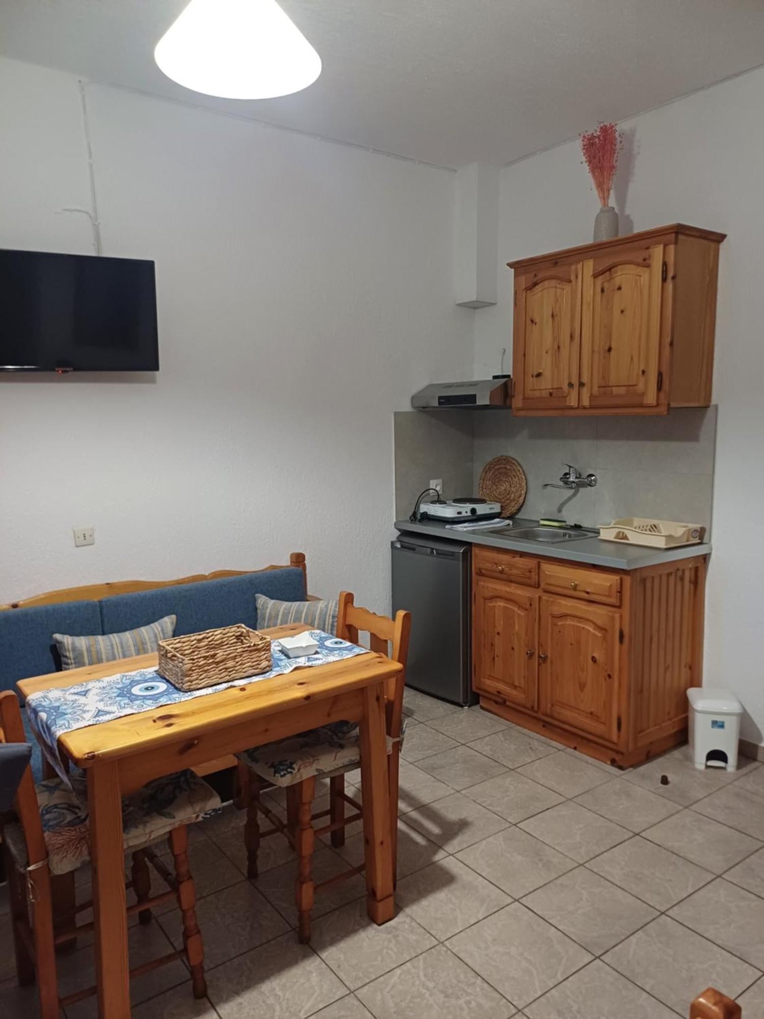 Nikolaos Studios Apartments Città di Skopelos Esterno foto
