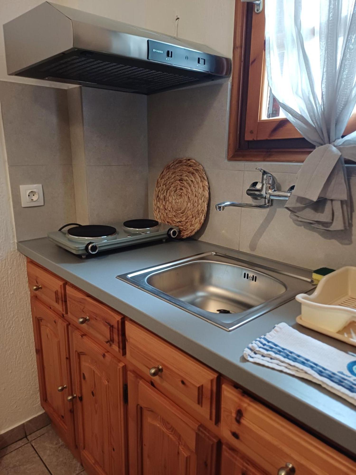 Nikolaos Studios Apartments Città di Skopelos Esterno foto